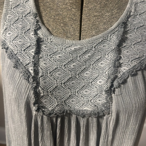 **SOLD ON MERCARI**Knox Rose gray flowy boho sleeveless women’s top size medium - Picture 2 of 8